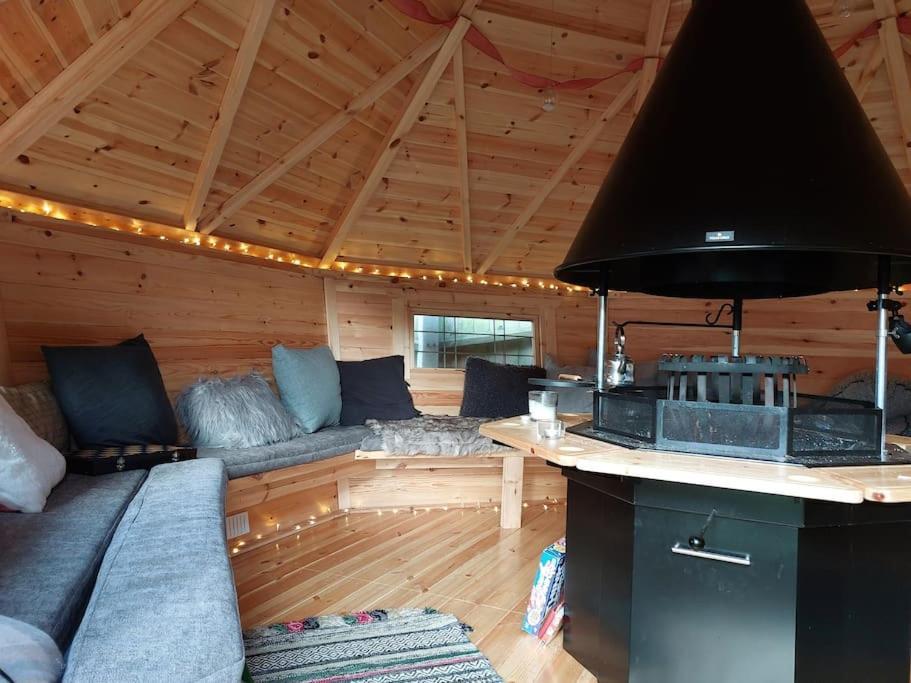 Beach House, With Bbq Lodge And Hot Tub! Bournemouth Esterno foto