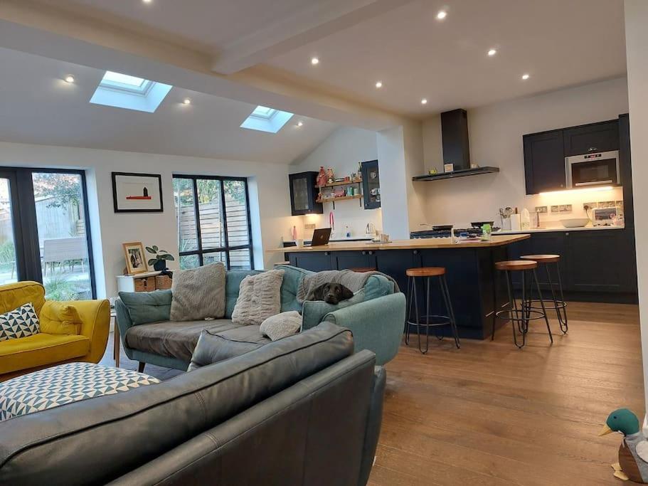 Beach House, With Bbq Lodge And Hot Tub! Bournemouth Esterno foto