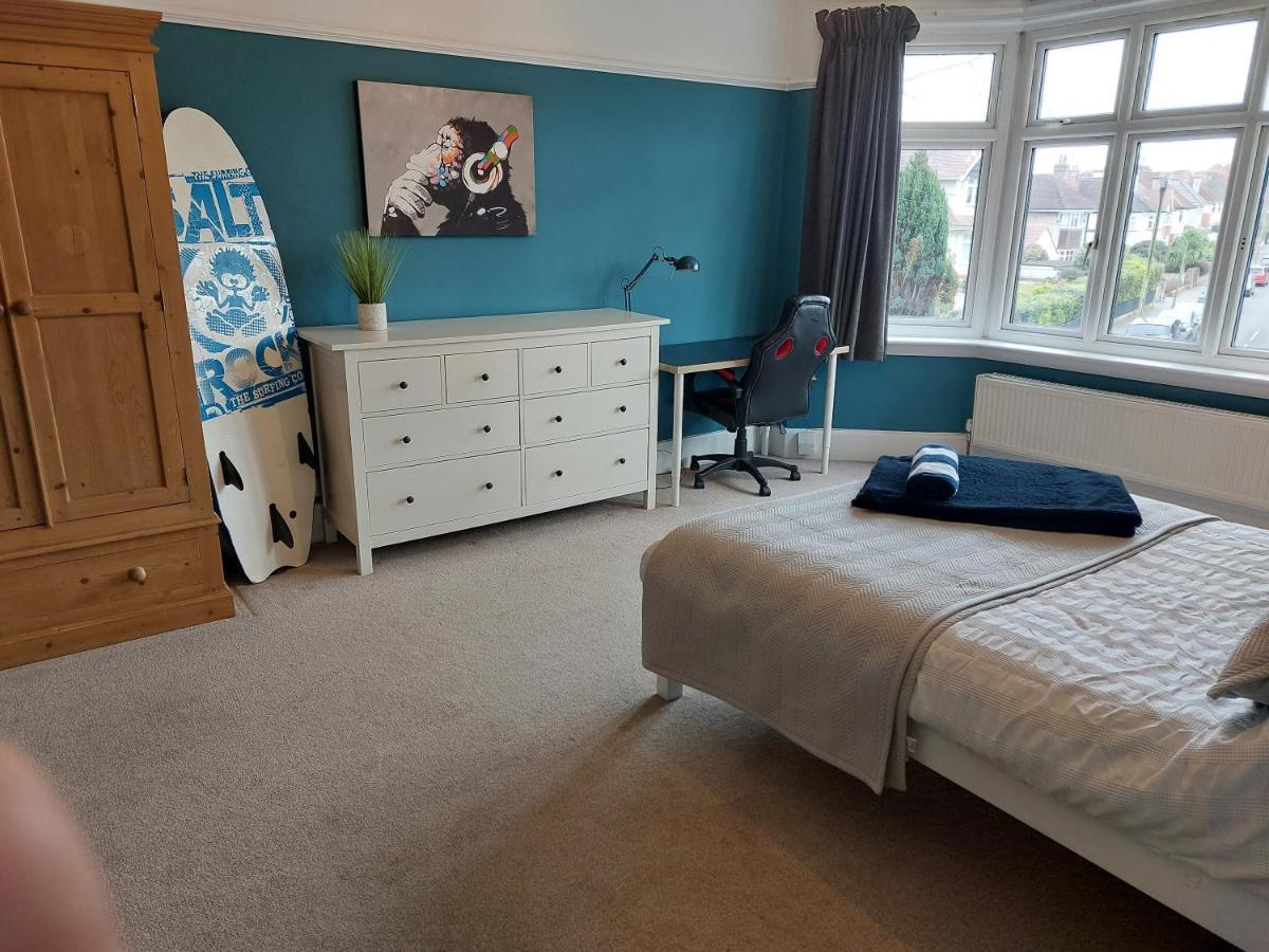Beach House, With Bbq Lodge And Hot Tub! Bournemouth Esterno foto