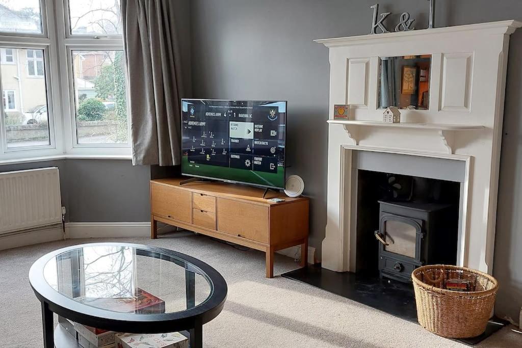 Beach House, With Bbq Lodge And Hot Tub! Bournemouth Esterno foto