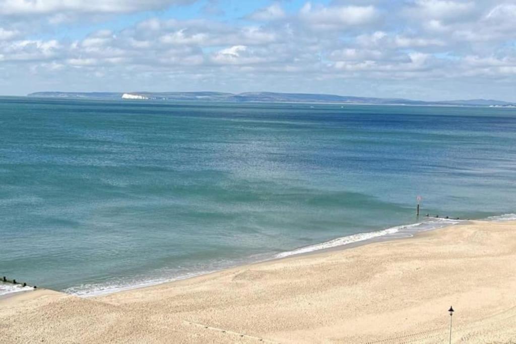 Beach House, With Bbq Lodge And Hot Tub! Bournemouth Esterno foto