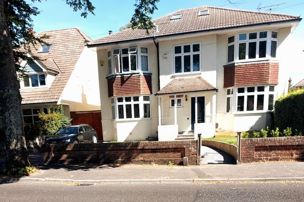 Beach House, With Bbq Lodge And Hot Tub! Bournemouth Esterno foto